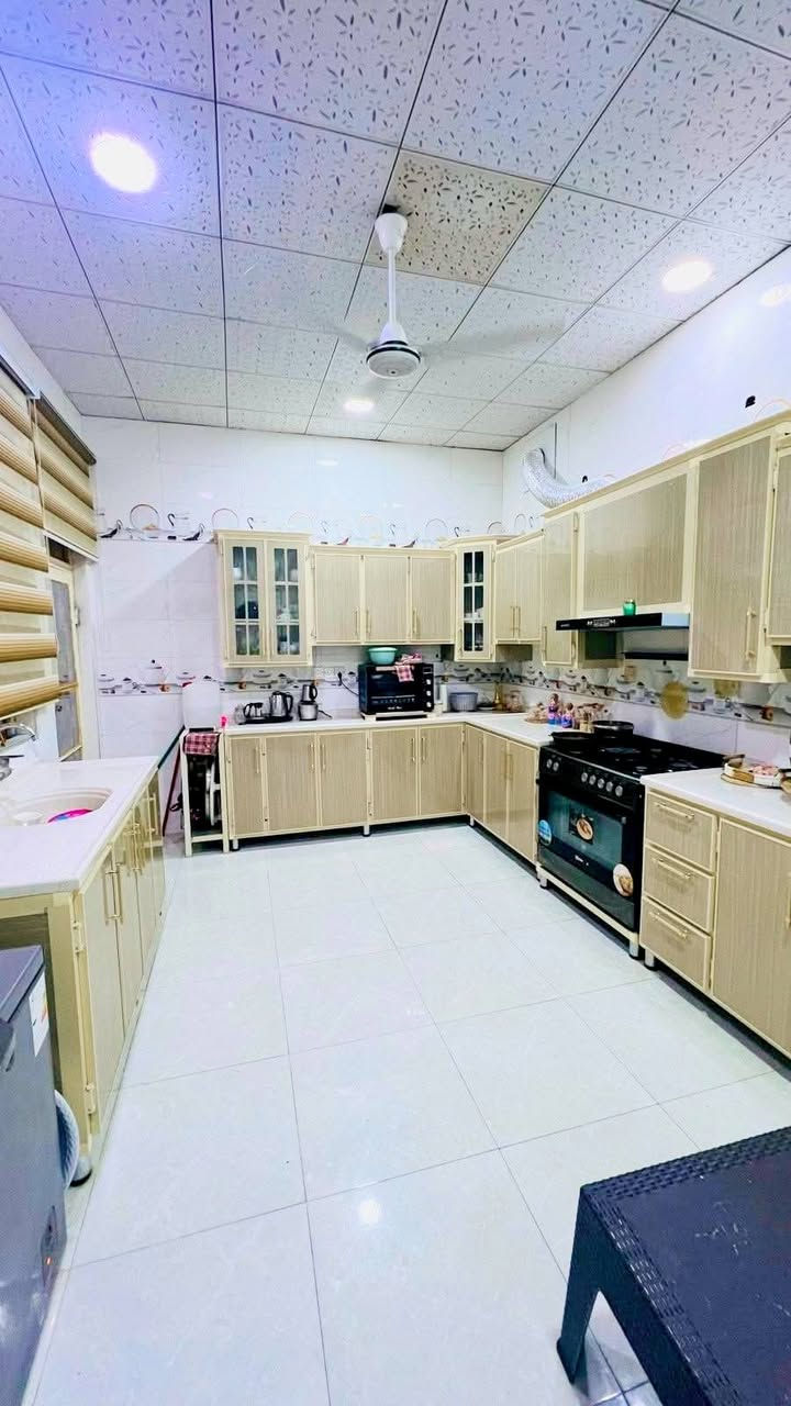 ⭕️ اعلان.  دار للبيع  مطلوب  106 مليون للمصرف 
 المساحة ٢٠٠م  
طابق١.   غرفتين نوم  صالة إستقبال مطبخ صحيات تهوية عدد٢  حديقة كراج 
المثنى السماوة  مجمع البيادر  قريب للنفط القديم  
مطلوب 106 مليون. تسدد شهريا 540 ألف دينار للمصرف 
 السعر وباقي التفاصيل تصلكم على بريدكم الخاص من خلال تعليقاتكم 
...................... 
للأستفسار اكثر يرجى زيارتنا في مكتب عقارات اليزن الكائن في منطقة ال باني مجاور اسواق الكفيل او الاتصال على 
*********** واتس  .  *********** 📞
