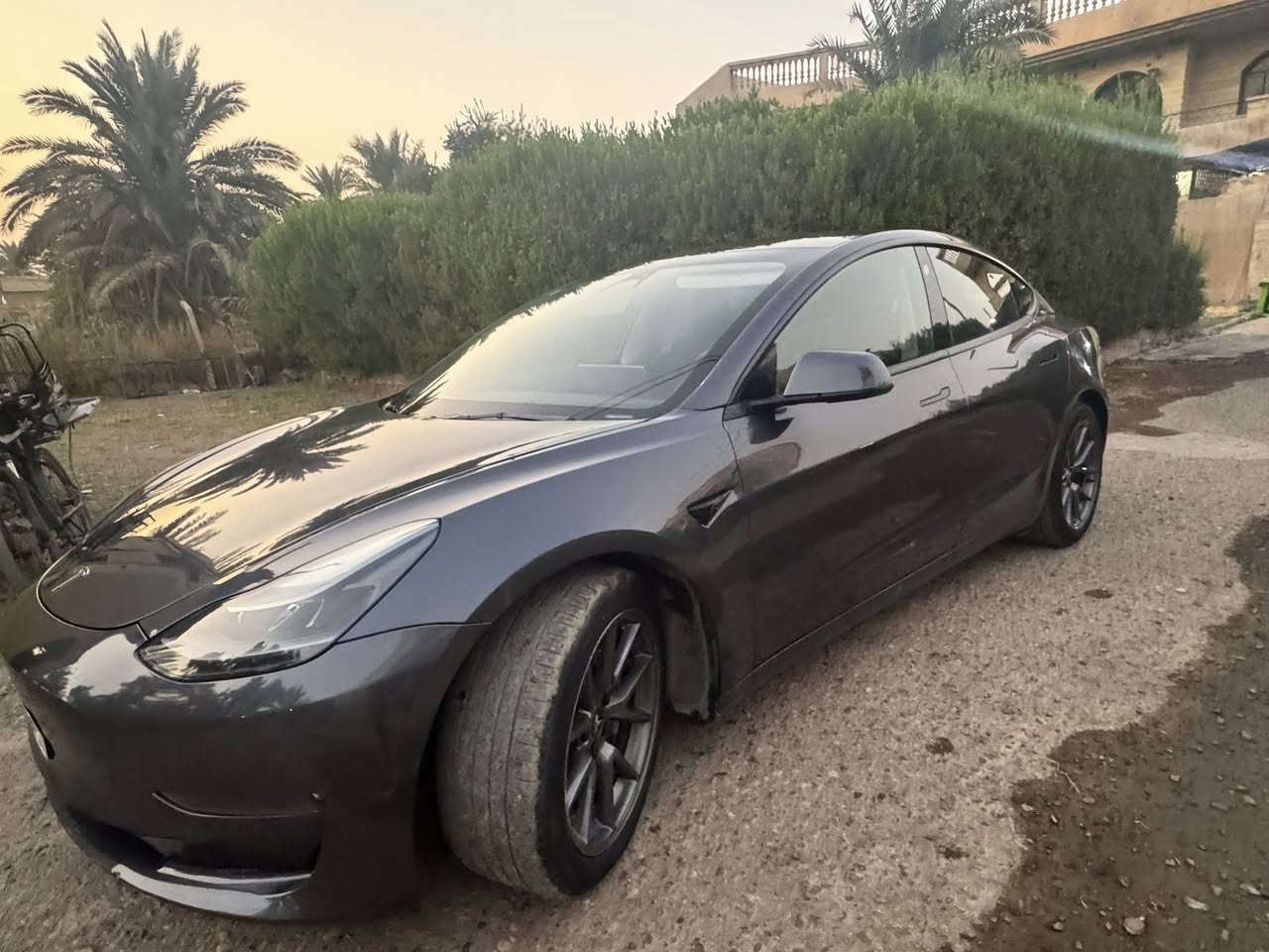 🚘 إعلان بيع – تسلا 3 وارد أمريكي 2023 🚘
السيارة: Tesla Model 3 – 2023 وارد أمريكا
الحالة: حادث بسيط، جانبي 
تبديل بابتين اصلي نفس اللون وصبغ جاملغ خلفي 
حادث خفيف 
ماشية:  26 الف  كم فقط
ملاحظة: أرباك  جانبي فقط 
السيارة جاهزة 
المواصفات:
✅ تحديث أونلاين
✅ مواصفات تسلا 3 المعروفة (كهربائية بالكامل – تك ماطور  – تشغيل ذكي – شاشة كبيرة – أنظمة أمان متطورة)
💰 السعر: 160 بيع فقط)
📍 المكان: بغداد – الغزالية 
📞 الاتصال: ***********
