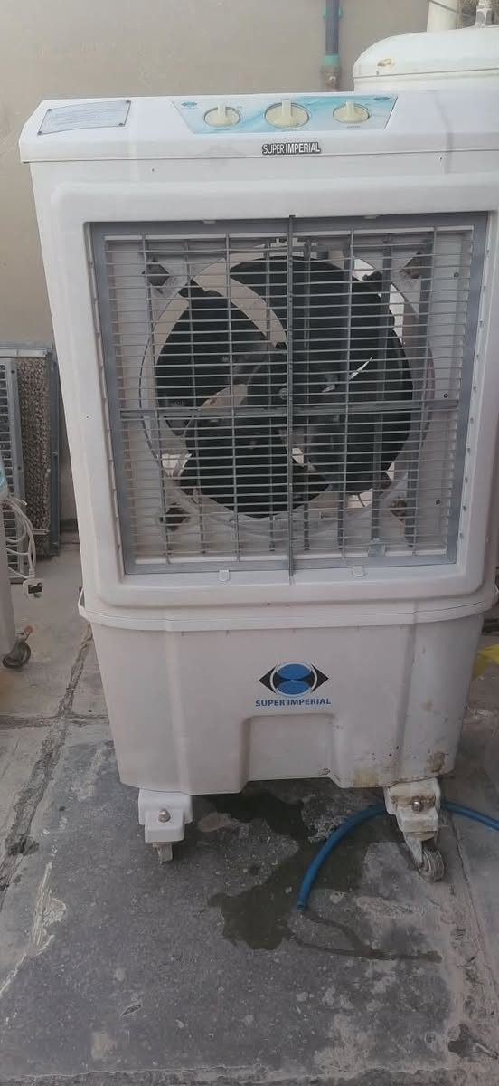 مبردات نظيفات  ابيعهن اثنيهن سعرهن 150 الف وبيهن مجال وحده منهم  فقط دكمة الواتر بم عاطل عنواني مدينه الصد  ***********
