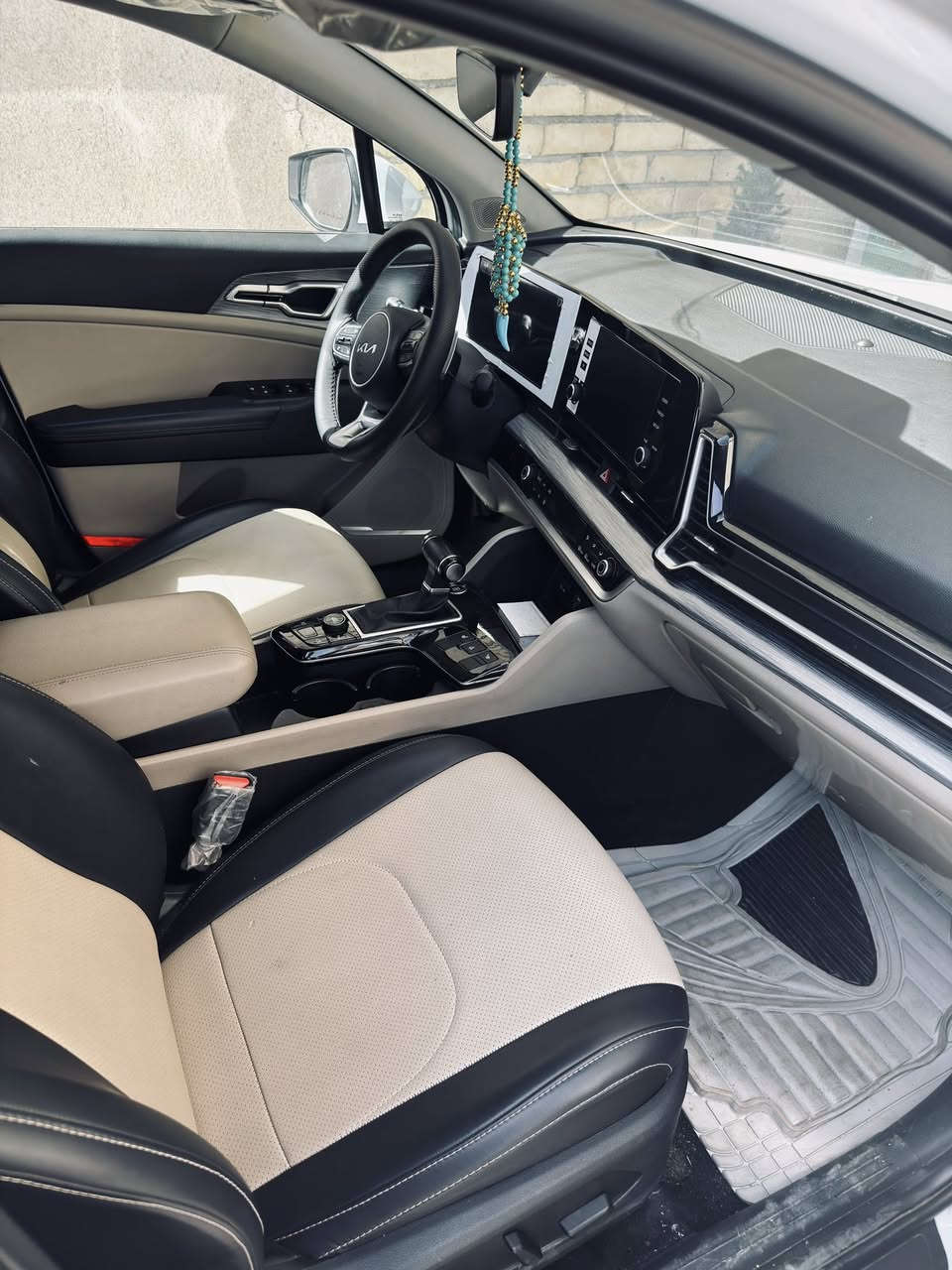 السلام عليكم سبورتج 23فول موصفات بنورامه كراسي كهرباء تدفه بل كشنات موصفات البلاكدشن كفر لماعي تشغيل عن بعد مكفوله كفاله عامه عده طخه خفيفه بل جاملاغ الخلفي اموضح بل سونار للستفسار ***********
