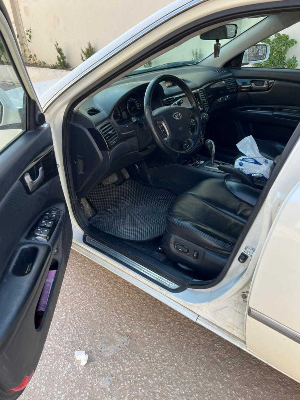 اوبتما لوتز  2008 السيارة فول  فتحه  وبيها لوحات 
٤٣$ 
***********موجود واتساب
 بالنجف
