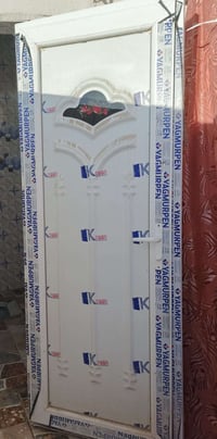 باب حمام تسكام نظيف ٢١٥×٨٠ 50قفل وات ٠٧٨١٠١١٢١٣٩