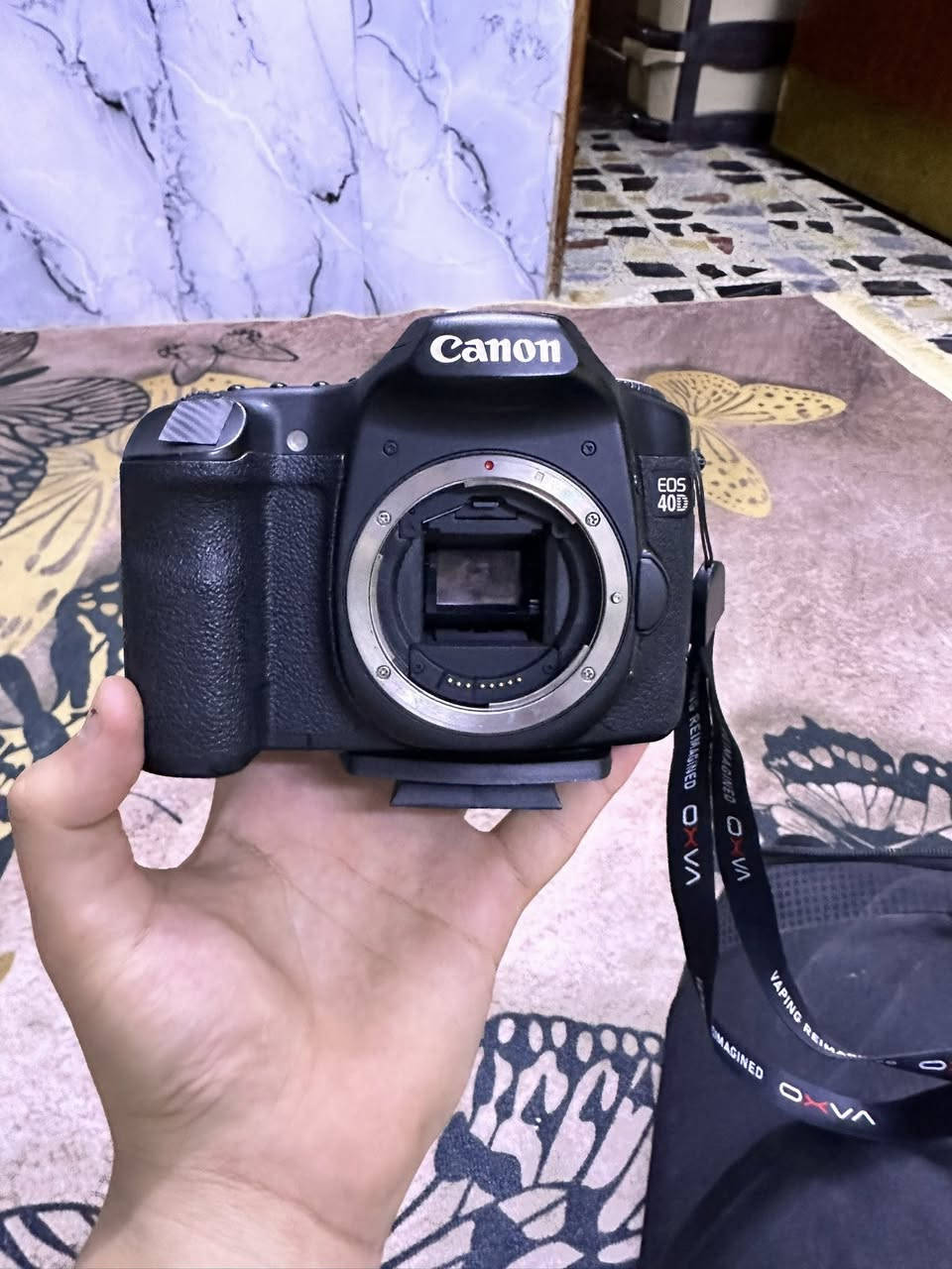 سلام عليكم كأمره كانون D40 مستخدمه كلش قليل بعده جديده مصور بيه بس 4 صور او جنت ضامه زوم عدد 2 شريط رقبه ثنين تحويله مال نقل من الكامره لجهاز تايبسي جنطه شاحنته رام واحد تيره بطاريه عدد واحد او كوم شغلات بعد عندي وياه الي يحب يجي او يفحصه او يشوف تصويره لان ما اعرفله او خذته على ساس اتعلمه او أصور او ما صارت لان لتهيت بشغل او ثاني شي  السعر 450 او بيه مجال عنواني بغداد بياع تقاطع درويش رقمي ***********
