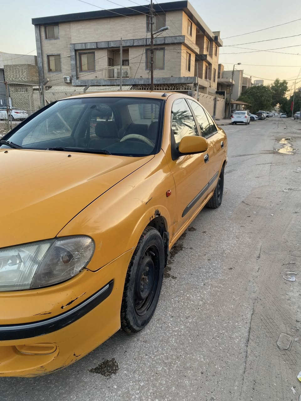 سلام عليكم 
صني مديل 2001 
رقم بغداد 
بيه بارد 
وبية خياسات قليله 
محرك1400
العنوان : النجف الاشرف حي السعد 
السعر : 50 وبيه مجال 
الأستفسار : ***********

