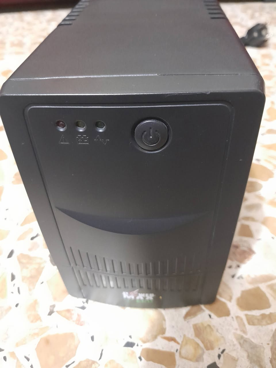 يو بي اس 850 نظيف جدا السعر 30 قفل المكان الحلة *********** واتس
