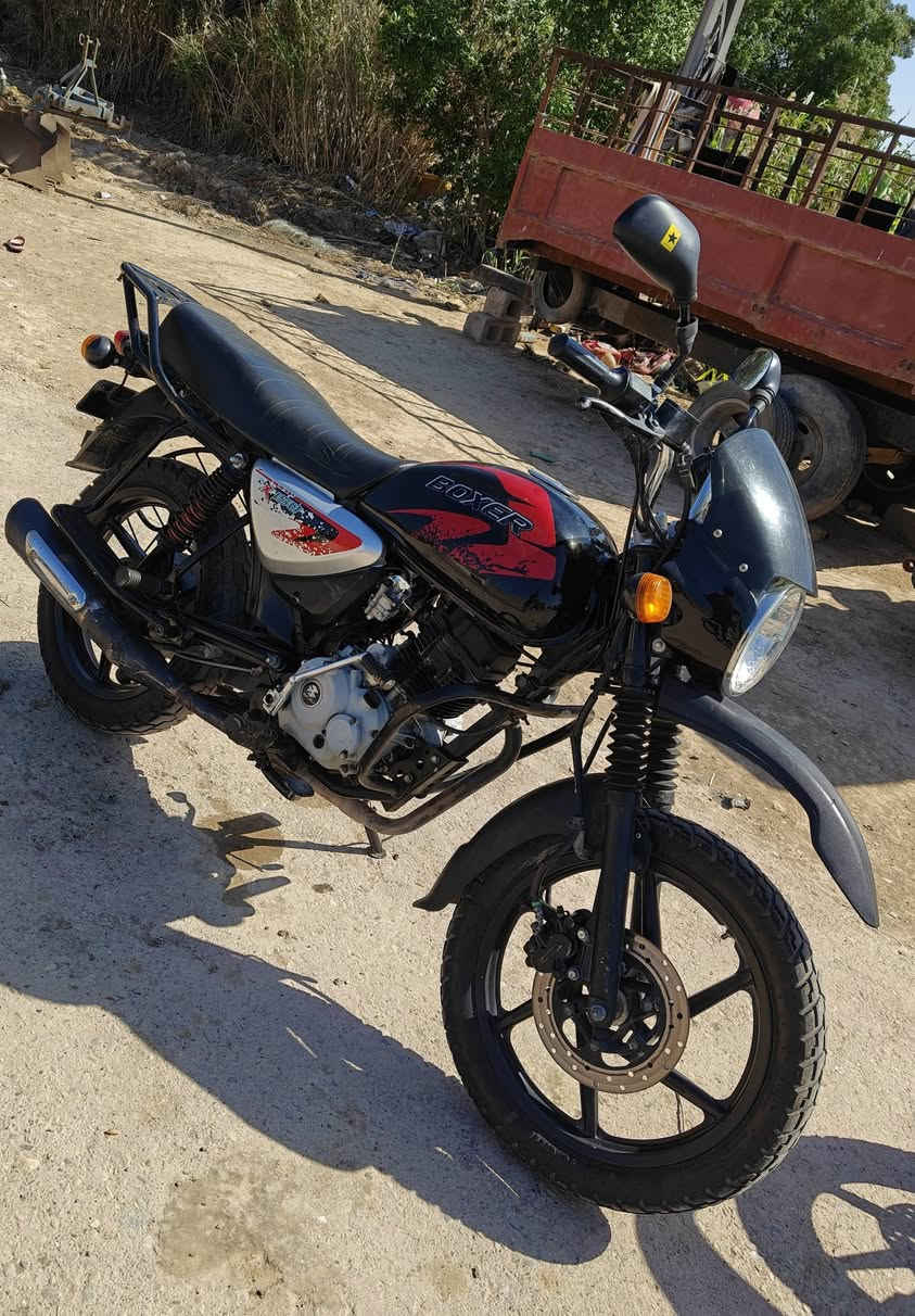 سلام عليكم دراجه بوكسرموديل(23/ البيع دراجه تخبل بس مجفته اوراق كامله سعره (1450)وبيه مجال،، ***********
