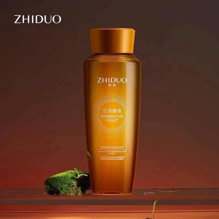 ‏تونر خميرة الشاي الاسود المضاد للتوهج
ZHIDUO 
  يرطب البشرة بشكل مكثف،
يقلل من لمعان البشرة 
 يجدد رطوبة البشرة بشكل فعال، 
ويشكل طبقة رطبة على سطح الجلد، 
ويحسن جفاف الجلد  مضاد للخشونة ويحسن رطوبة البشرة .
ملمس مائي ناعم تمتصه البشرة بسهولة 
 يحتوي على مكونات مستخلص نبات الشاي الأسود
الاستخدام المستمر "ستصبح بشرتك أكثر بياضًا وأرق، ويتوهج وجهك كله
. كيفية الاستخدام: بعد التنظيف، خذ كمية مناسبة من هذا المنتج، ضعيه بالتساوي على الوجه واتركيه بلطف حتى يتم امتصاصه.
حجم 400ml
السعر: {5 ألاف } فقط 🤩
📦 توصيل بسمايا مجاني توصيل بغداد و المحافظات 5 الاف 
💳 الدفع عند الاستلام أو عبر الماستر كارد والزين كاش


**إذا كنت صاحب هذا الإعلان وتريد حذفه لأي سبب، رجاءا أرسل رسالة إلى الدعم الفني**