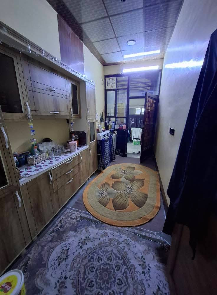 🏠  دار للبيع   طابو  
   👈 مساحه  ١١٠  متر  
  واجه ٦  ×  ٢٠  نزال طابق واحد  درج خارجي
يحتوي  ع  استقبال  مطبخ هول 
غرفه نوم  صحيات  داخلي  وخارجي 
بناء  نضيف   ارضيه  صب 
موقع  في  حي  النداء  قرب 
مدرسه  الفرات   خدمات كامله 

  >>  السعر   ٦٤  مليون    <<

       مكتب القمه  للعقار 
            ***********  📞
