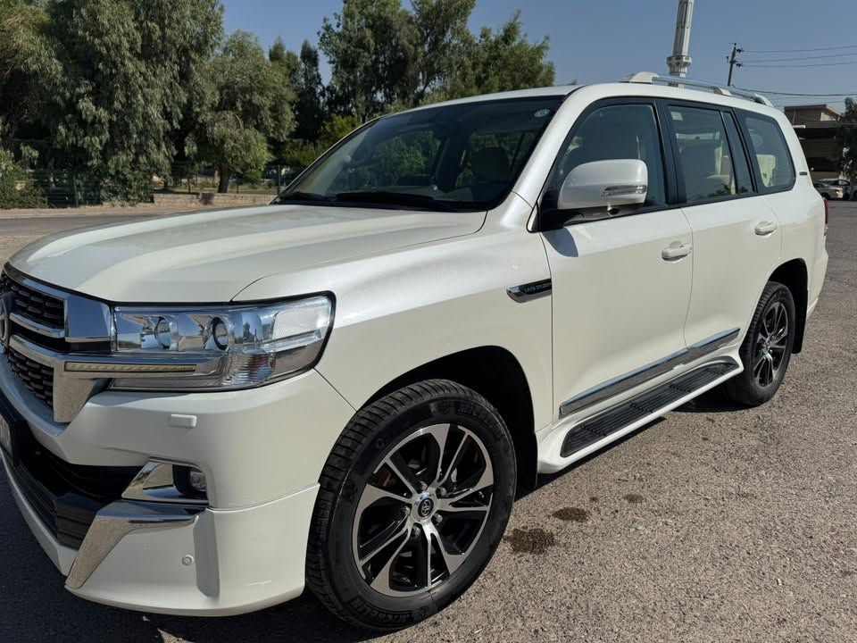 لاند كروزر 2021مواصفات  GX  سعر (475$) و مجال
رقم/***********
ممشية (47) ألف كم، فقط للبيع  ، أقل من ربع جاملغ سایق خلفی صبغ بدون حادث
مزوّدة بـ 5 كاميرات، وثلاجة، وأبواب بصمة، وتشغيل بصمة،
ومقاعد كهربائية، وشاشة كبيرة، ورادار 360 درجة،
وحساسات أمامية وخلفية
عنوان اربیل
