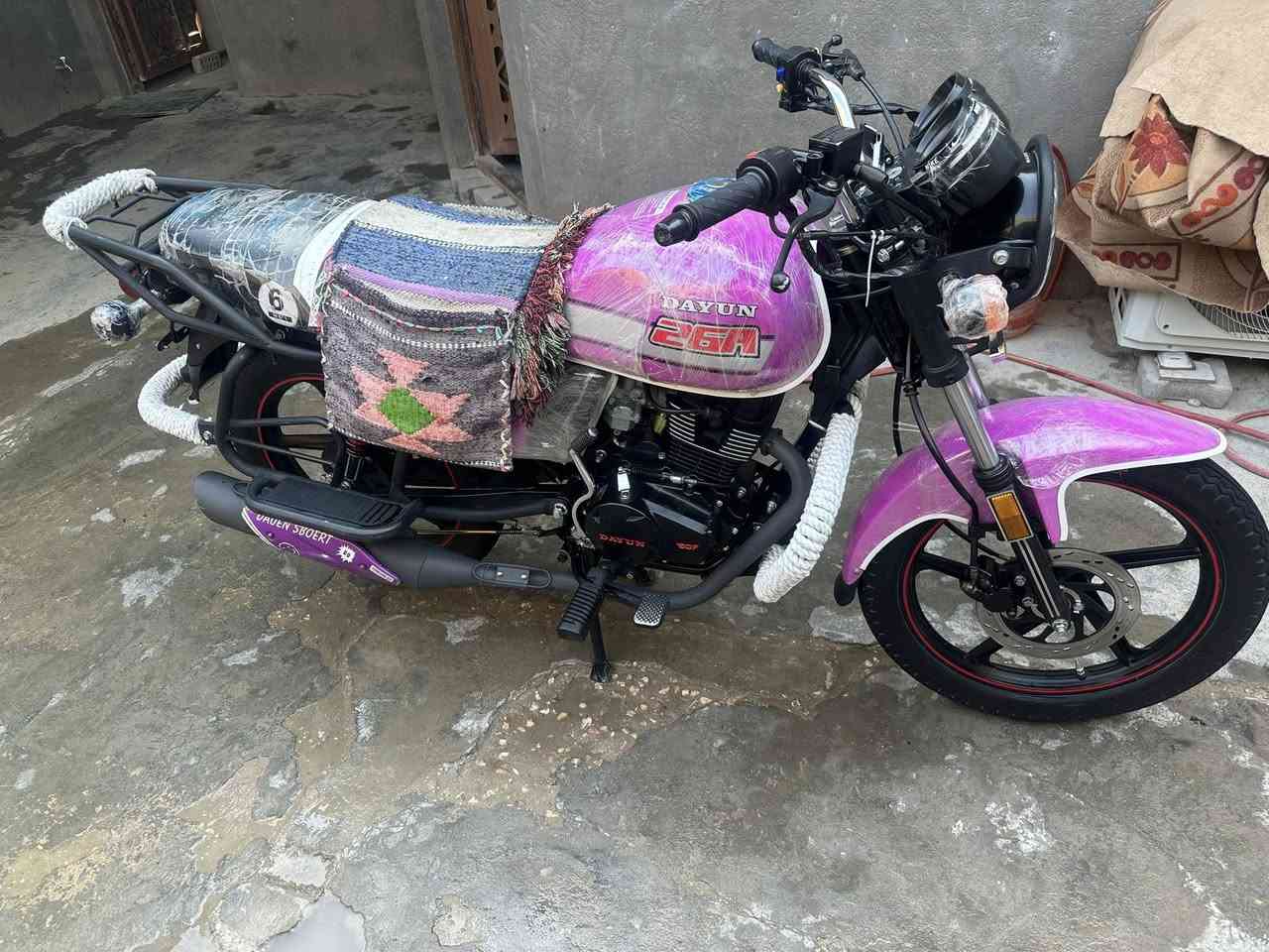 السلام عليكم دايون نفخ بنفسجي  موديل ٢٣ طالعه بل ٢٤  سنويه الرقم مامطلعه بعده باسم ابو المعرض البغدادي  دراجه نضيفه ع ايدي كلشي شغال بيها سعرها 2.800 مليونين وثمنميه    كربلاء امن الداخلي ***********
