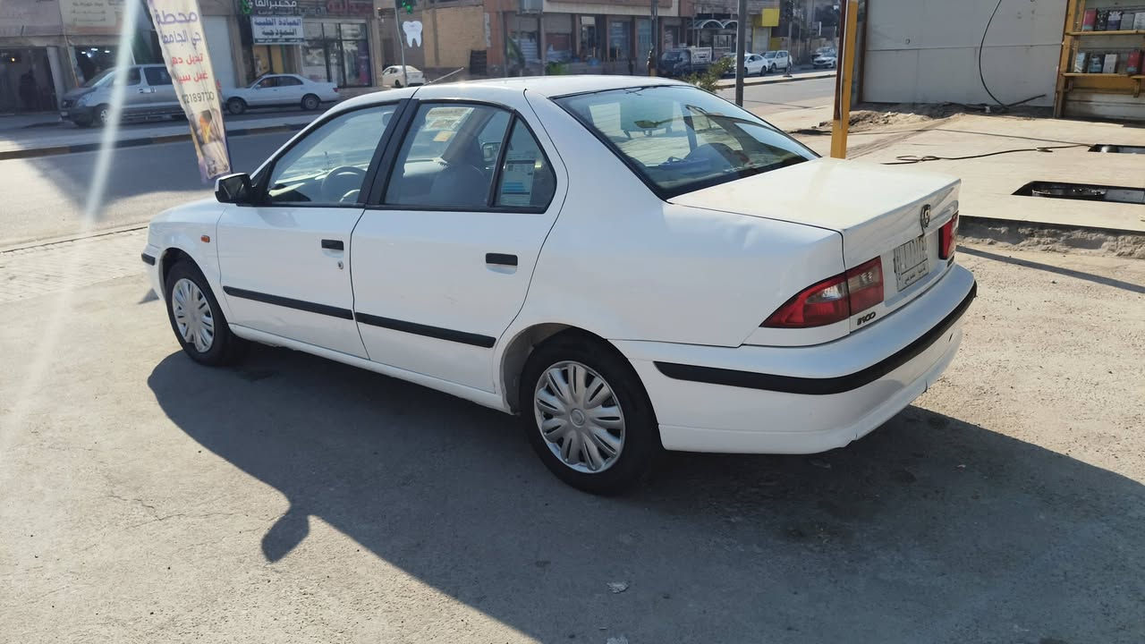 السلام عليكم سياره سمند مديل 2013 السياره مكفولة ضربه تبديل السياره على البلاد كير مكينه حداده تخم تاير السياره جاهزه كهربائية كله شغاله مكان السياره بصره قبله وتجي شوف تبريد ثلج شوف العين السنويه صارلهه شهر من منتهية السنويه السياره قادسيه راعيهه بل دوانيه و السياره موجوده بل بصره ***********  السعر 48 وبيهه مجال حك الجيه
