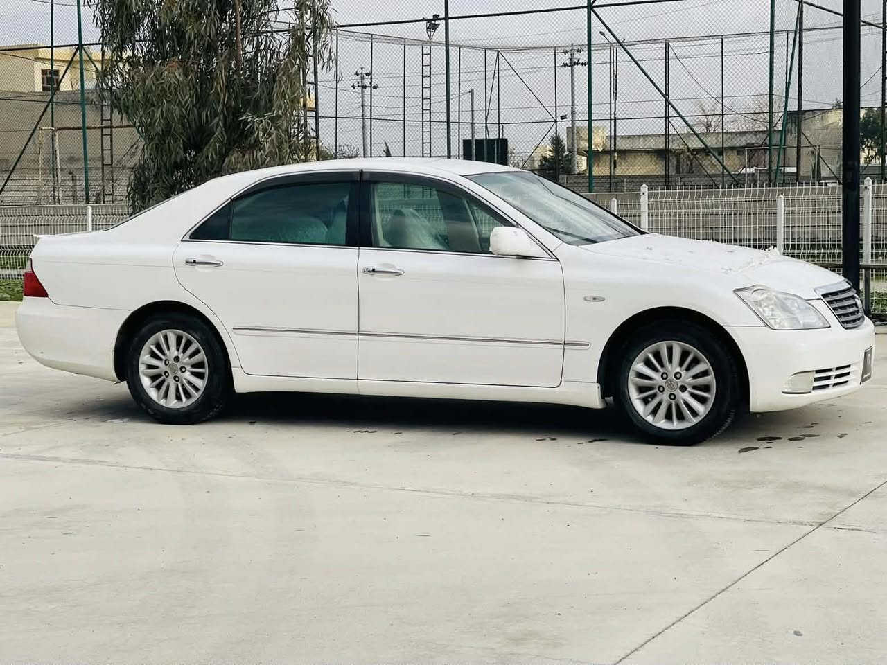 .
ماشااللە لە ماڵی هەموو لایەک
توێتا کراون شاهینە 
٢٠٠٦ 
بڕاوە بڕاوە بڕاوە
گەورە بە گەورە ١٨٢ قەترە دووکەڵی نیە
١٠٠ هەزاری حەقیقی ڕۆشتووە
٢ دوگمەی ناوزەرد
زۆر زۆر پاکو جوانە سەیارەکە 
سەقفی نوکە دەرزی پێوە نیە
کامل مەسرووف کراوە
برێکی بەستراوە
جامی  پێشو دوای هەڵگیراوە
ساردوو گەرمی بەستراوە
کامل کامل مەزبووتە
 سەقفی بۆیاخی نیە بەشەرت
دەعمو لێدراو قرچ نیەتی بە شەرت
کەڤەر گۆڕاو بە شەرت
سعری ٤٩ گەڵاو مەجالێکی برایانە
شوێن هەڵەبجەی تازە (شارەزور)

0776 699 44 09
ڕەحمەتو لێبێ هەموو شتێکم نووسیوە
مشتەری نیت سەری خۆمو خۆشت مەیەشێنە
