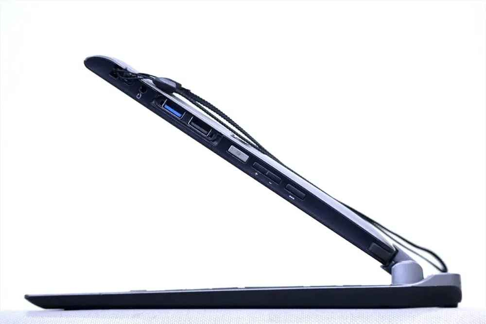 لابتوب Fujitsu Q737 للبيع

🔹 المعالج: Intel Core i5 الجيل السابع
🔹 الرام: 8GB DDR3L 1600MHz (قابل للترقية إلى 16GB)
🔹 التخزين: SSD 180GB (قابل للترقية)
🔹 كرت الشاشة: Intel HD Graphics 620
🔹 الشاشة: 13.3 إنج
🔹 النظام: ويندوز 10 برو أصلي قابل للتحديث إلى ويندوز 11
 🔹 كيبورد عربي انكليزي ليزري
 🔹 منفصل: حاسوب الى آيباد
 🔹 5 منافذ usb 
 🔹 منفذ HDMI العادي و الاوربي
 🔹 منفذ VGA
🔹 الحالة: استعمال نظيف جدًا.
🔹 الكاميرا الأمامية والخلفية شغالة 100% (يدعم وضع التابلت)
🔹 مناسب للألعاب الخفيفة، البرامج الهندسية والأعمال المكتبية.
🔹 السعر: 280 ألف قابل للتفاوض
🔹 الموقع: حلة – الطهمازية – عامود 98 الهندية, كربلاء


**إذا كنت صاحب هذا الإعلان وتريد حذفه لأي سبب، رجاءا أرسل رسالة إلى الدعم الفني**