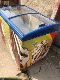 ثلاجة • نضيفه • تصدعات ألمنيوم