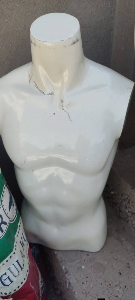 سلام عليكم ملكانات نص رجالي كله جديد يعني ستعمال قليل تجي وتشوف سعر الواحد 15 وبي مجال واذا شلعة يعني هواي يريد سعر يختلف عنواني بغداد مدينة الصدر رقم الهاتف *********** بس واتساب
