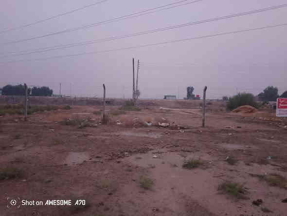 السلام عليكم عندي قطعه ارض للبيع المساحه الكليه 170 متر طابو زراعي سند 25 تحويل مباشر باسم المشتري متوفره كل الخدمات بيها عرض الشارع 10 امتار ورديه سيف سعد حي ابو طالب السعر ب 15 وبيها مجال الاستفسار مراجعه مكتب عقارات الحسام اتصل على رقم الهاتف ***********+*********** اخوكم ابو مومل
