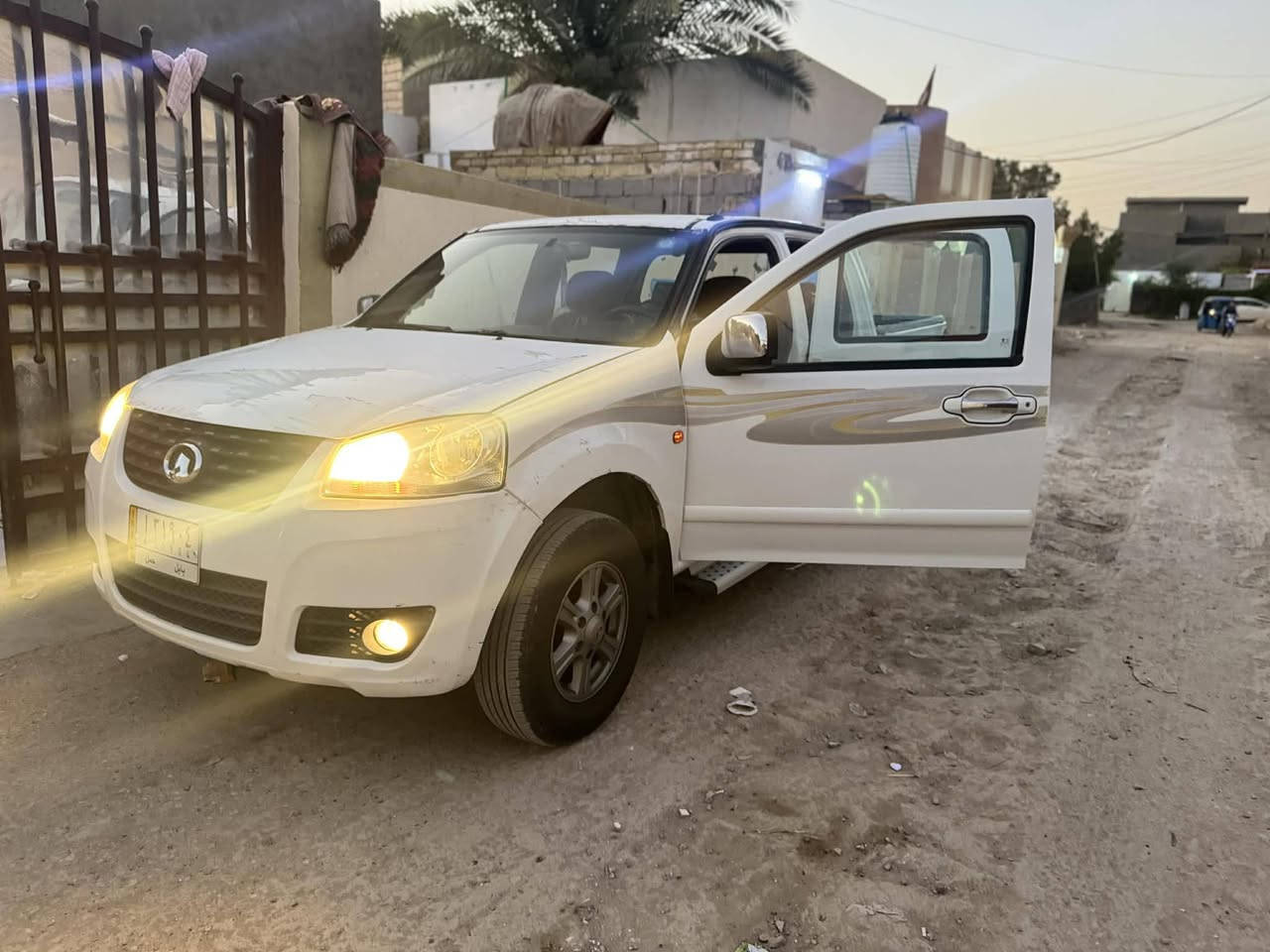 السلام عليكم ورحمه الله وبركاته اخواني الكرام اليدور نضيف جدا كريت ويل موديل 2015 السياره جديده بمعنه الكلمه نصبته حلوه رقم وسنويه بابل السياره استلام شركه من 2015 لحد لان رقمه بابل السياره مكفولة كفاله عامه لاضربه لاعوره لاصبغ لاخياس السياره كفاله رقم صاحب السيارة لأستفسار اكثر ‏‪0781 866 5252‬‏
