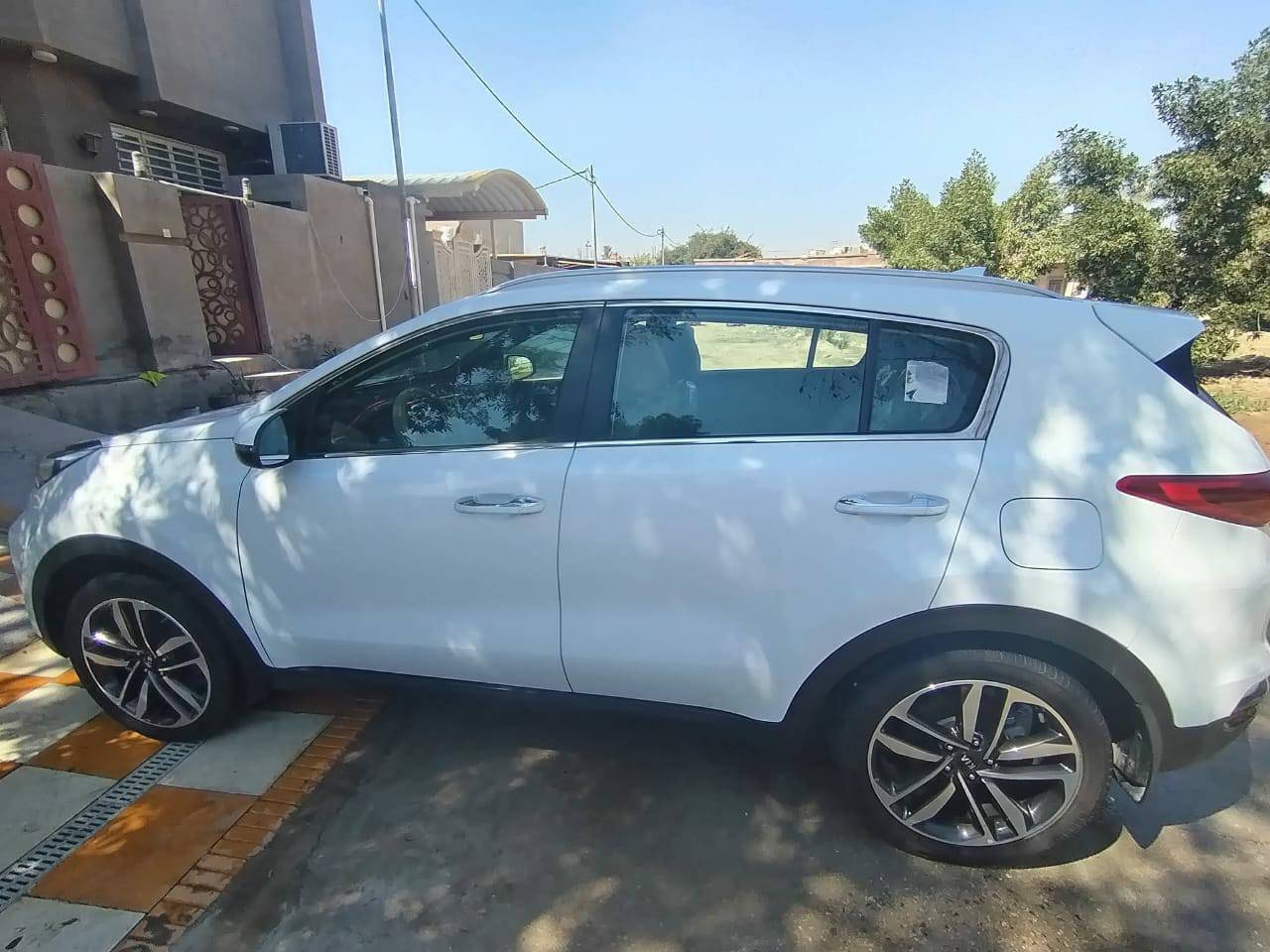 كيا سبورتج ٢٠٢١ رقم بغداد مكفوله من كل شي كفاله عامه ماشيه ٥٤ الف بإسمي السعر ٢١٥ورقه مكاني الحله الحمزه الغربي عليه السلام 
رقم التلفون ***********
***********
