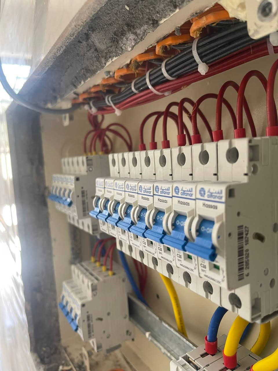 💡 تأسيسات كهربائية بمواصفات هندسية وأمان تام! 💡
إذا كنت تبني بيت العمر، تؤسس مشروعك الخاص، أو تدور على شغل نظيف ومضمون للمنشآت الكبيرة.. أنت في المكان الصحيح!
في "الزبير للتأسيسات الكهربائية"، نوفر لك خدمات متكاملة ومحترفة:
✅ نعمل في التأسيسات الكهربائية للمنازل، البنايات، والمدارس.
✅ تأسيس وصيانة شبكات الكهرباء بأحدث الطرق والأنظمة الذكية.
✅ توزيع الأحمال بدقة عالية لتجنب أي مشاكل أو شورت مستقبلي.
✅ تنظيم وترتيب بوردات الكهرباء وقواطع الحماية بحرفية عصرية.
✅ التزام تام بالمواصفات الهندسية وأسعار تنافسية تناسب الجميع.
📍 خدماتنا تغطي جميع مناطق البصرة (نصلك أينما كنت في المحافظة وأقضيتها).
لا تخاطر بأمان منشأتك، واختار الشغل المضمون اللي يخدمك العمر كله!
📞 للتواصل والاستفسار، اتصل بنا أو راسلنا واتساب:
***********
