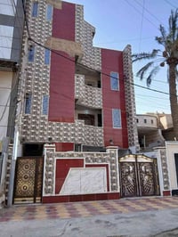 دار للبيع من ثلاث طوابق   منفصلات   المساحه الكليه 240    واجهة ٨  الن...