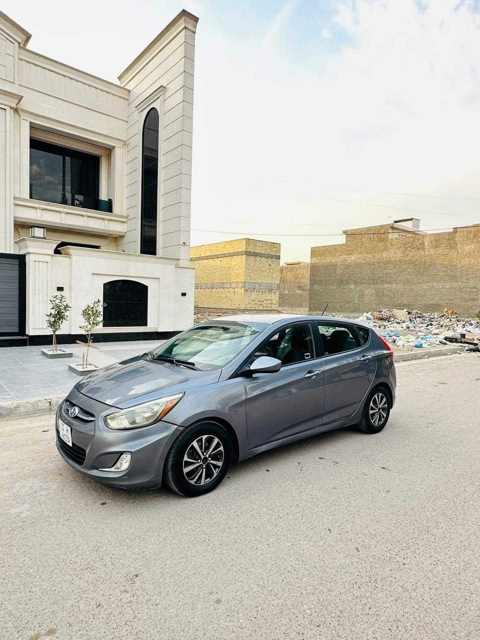 للبيع هونداي أكسنت 2017
رقم بغداد الدولي الجديد 
هزه جديده 
سنويه جديده بأسمي 
محرك 1600
كير AT
صدر نظيف 
تخم تاير جديد شاده
ويل كب جديد
برده خلفيه شاشه كبيره اندرويد مع كامره خلفيه دواره 
تبريد ممتاز 
تدفئه ممتازه 
أرضيه مغلفه جلدد 
دوشمه كشنات تحكم ستيرن 
السياره ليبل واحد مكفوله كفاله عامه منل ضرر والصبغ والتبديل 
عدا شويه صبغ مقدار شبرين 
بالداير مال جاملغ خلفي شي كلش بسييط 
سياره كلش جديده 
ماشيه 70
مكاني الغزاليه 
السعر 97  ورقه وبيه مجال بسيط 
***********
