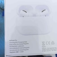 ايربود ابل • بالكيس • ما مفتوح