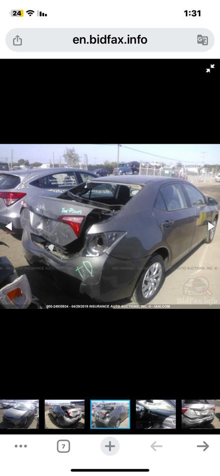 السلام عليكم 
للبيع كورلا موديل 2018 مواصفات le معروفه حادثها موضح بالصور + بابين كلير امريكا ماشيه 110 
السعر 135 مجال قلييل للاسفسار ***********
