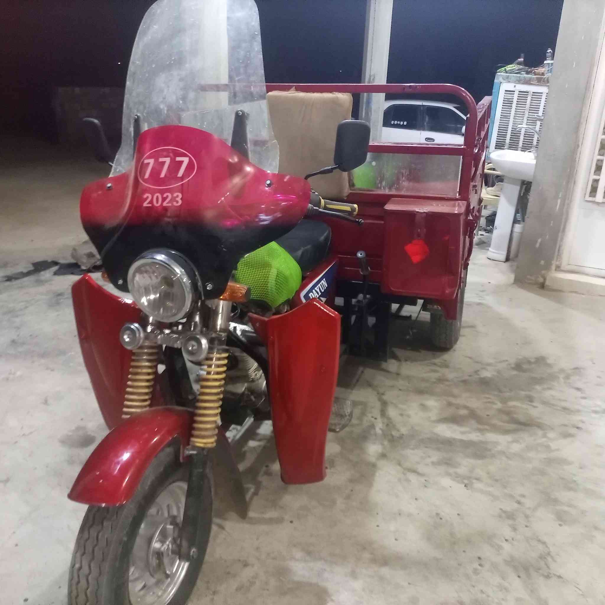 ستوتات العدد  ٢ الحمره جاهزه مابيه  اي نقص موديل ٢٠١٥ والثانيه موديل ٢٠١٤ جاهزه  السعر اتصل خاص ماكو *********** العنوان واسط عزيزيه
