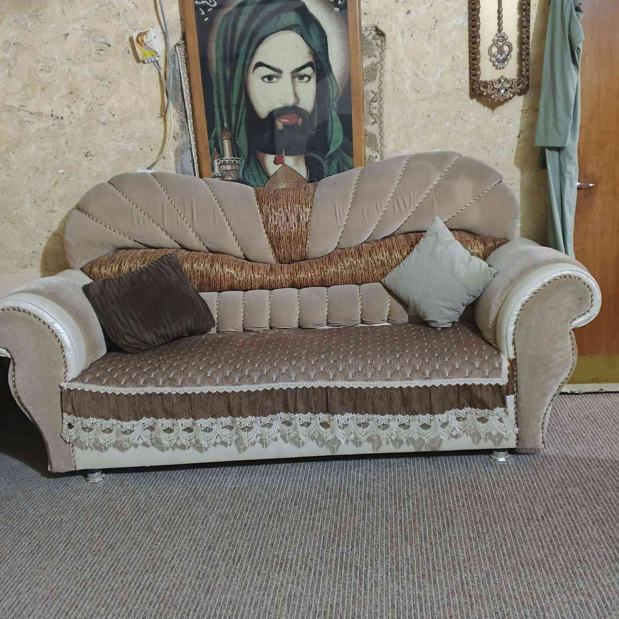 تخم تسكام عشر نفرات نضيف كلش وبردات تقريب للسبع امتار  كامله هي والمسرح كلهن ب٨٠٠ مكانهم نجف حي الجمعيه


**إذا كنت صاحب هذا الإعلان وتريد حذفه لأي سبب، رجاءا أرسل رسالة إلى الدعم الفني**