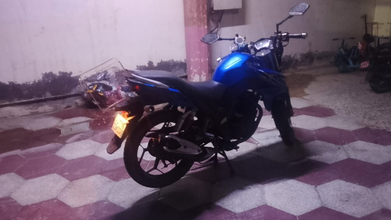 #للبيع

• دراجة هاوجي دي اف
• موديل 19
• نظيفة مرقمة اي نقص مابيها
• عارضها بـ ١٥ ورقة وبيها مجال شي قليل 

للإستفسار

الاتصال: ***********

العنوان: الرمادي/شارع البريد/مقابل باب البريد/ورشة انس القيسي
