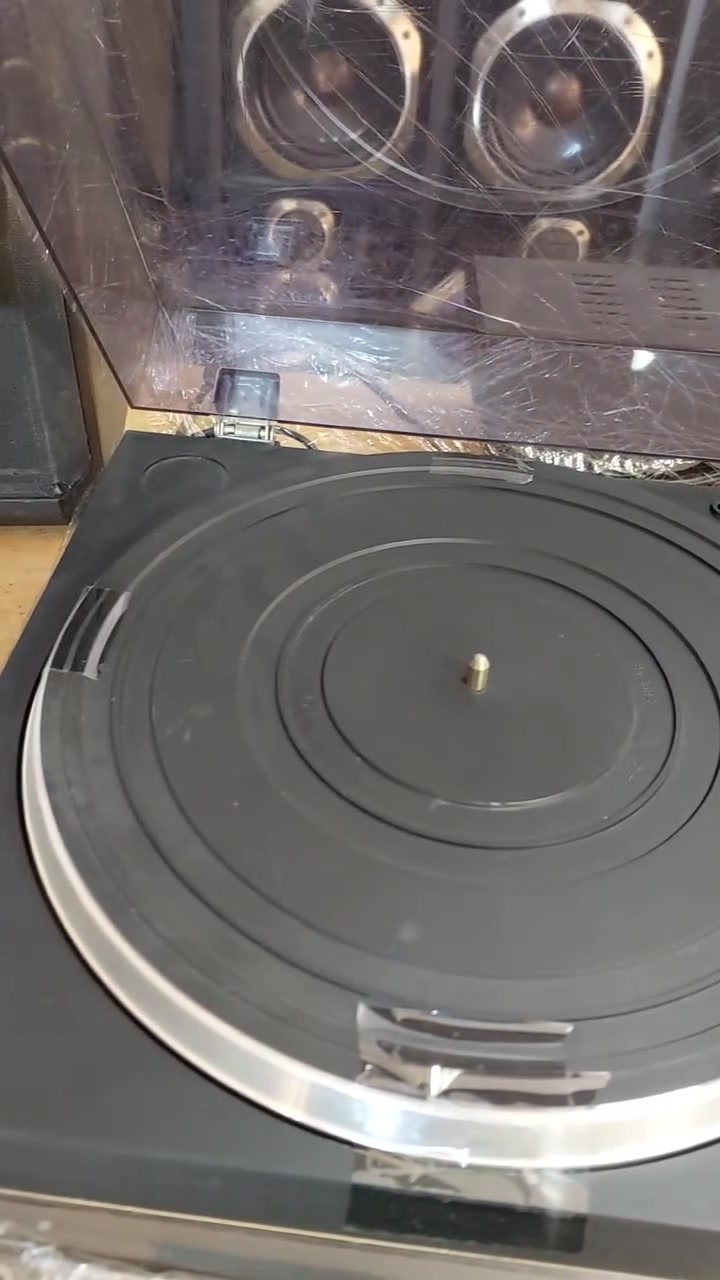 السلام عليكم.. عرض #2026087
مشغل اسطوانات كرام ديك جديد ONKYO صناعة يابانية
موديل CP-1400A , حجم لارج (عرض 43cm)  , نوع الكرام *ديك* (يحتاج الى مضخم خارجي phono stage) ، Auto Return . 
كاترج DN-74ST diamond.
المهتم بالشراء يراسلني مسنجر او واتساب  💖
توصيل موجود كل محافظات العراق ⚘️

Mustafa Electronics 
Audio , Video & Electronics
Whatsapp: ***********

#vintage #stereo #fyp #audio #hifi #system #eq #dj #Sony #samsung #Audio #blacksabbath #stereo #brazil #indian #India #Korea #Philippines #kuwait #online #saudiarabia #japan #usa #Germany #chill #kenwood #apple #tech #vintage #retrogaming
