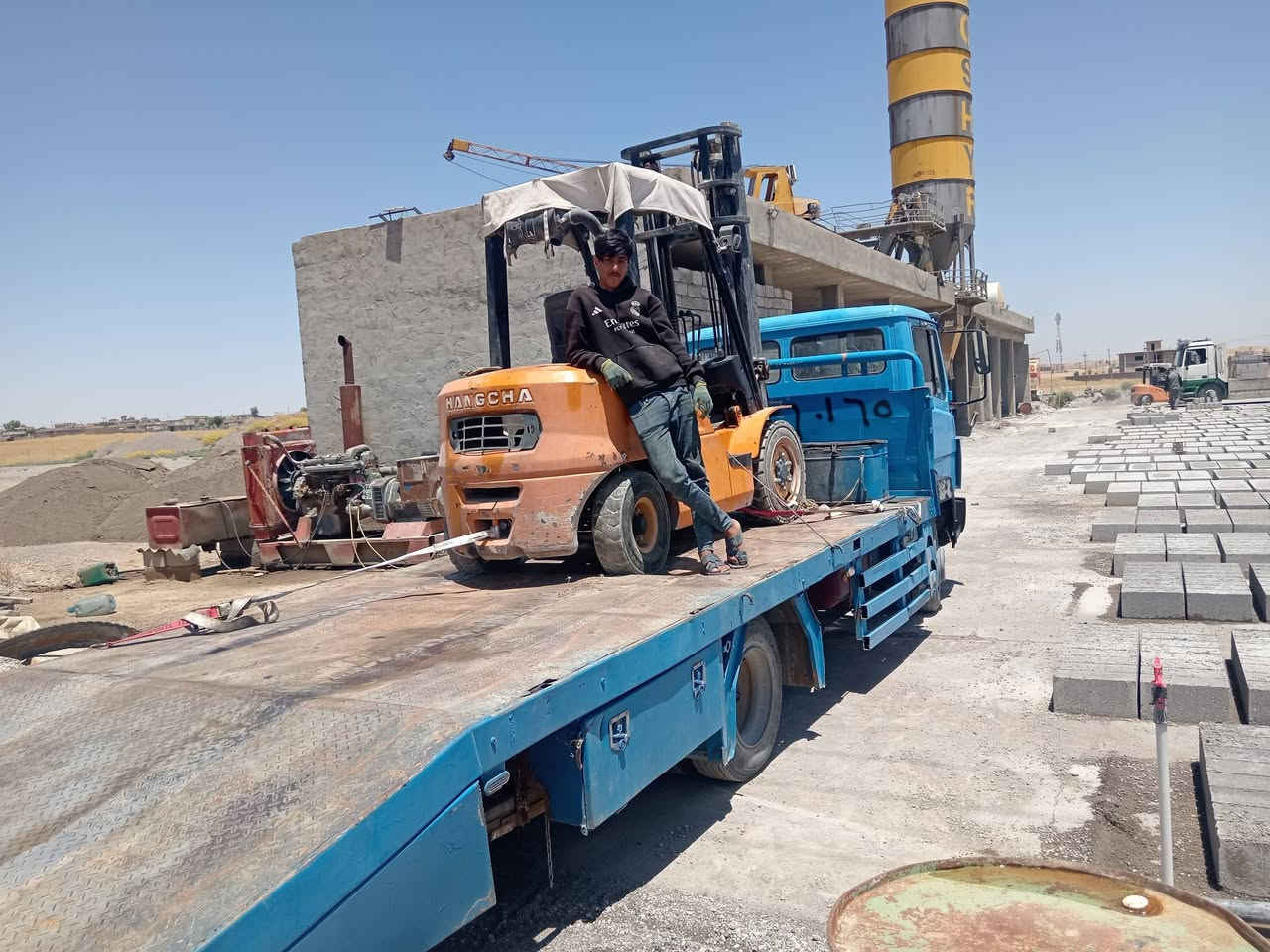 *********** كرين سطحيه متواجد ٢٤ ساعه سعار مناسبه
