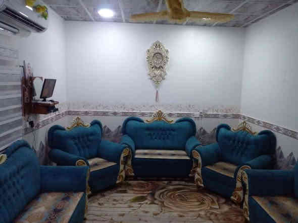 لبيع تخم قنفات ملكي خشب زان مصري  مستعمل شي قليل ١٠مقاعدالسعر ٥٥٠وبي مجال مكان قضاء عانه لي استفسار ***********
