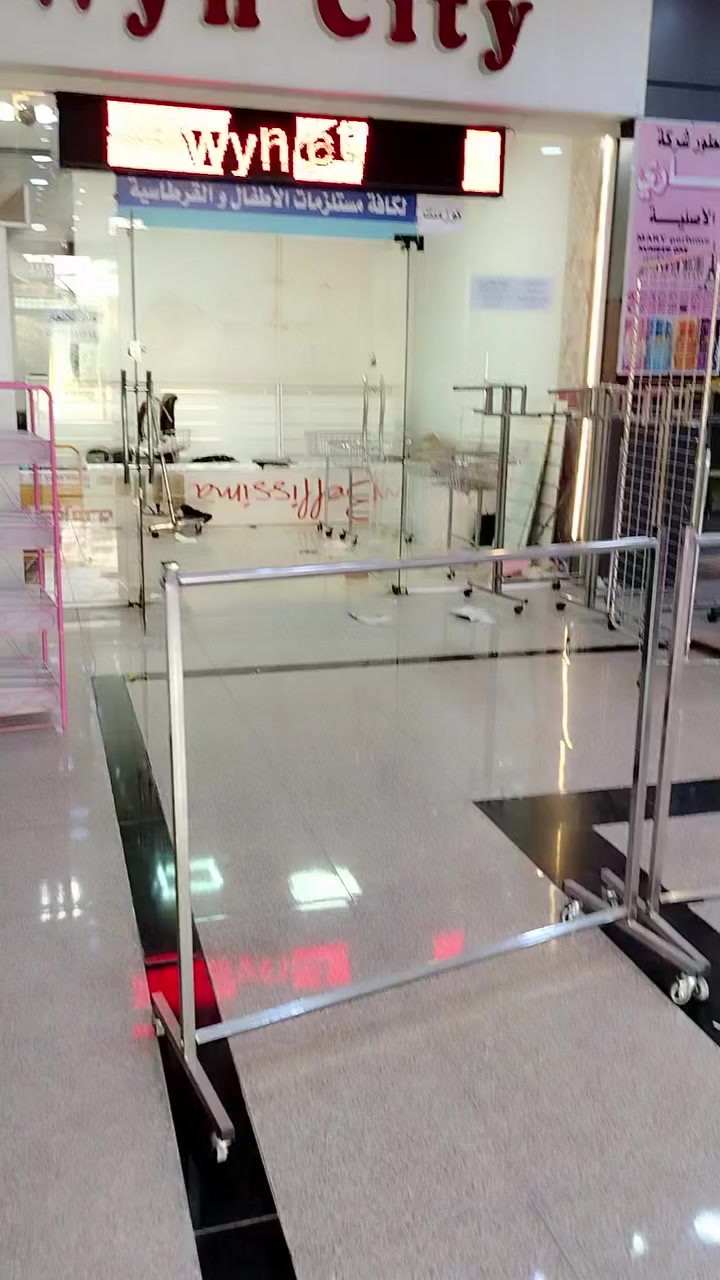 بلاش بلاش تصفية محل
اثاث وديكور كامل للبيع
مكاني كركوك لاستفسار ***********
او مراسلة الخاص وتدلل
