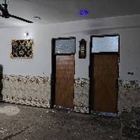 اسلام عليكم بيت في حي الزهراء مقابيل المنتزه مساحة 200 بناء حديث البتل...