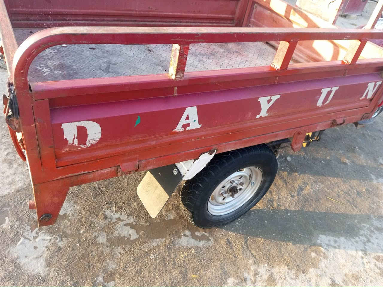 السلام عليكم ستوته للبيع موديل 13 اوراق وكيل سوق الشيوخ كهربائيات شغاله محرك مجفت بوشه ليتم سعر مليون 150 وبيها مجال ناصريه مركز كلف بالنشر ***********
