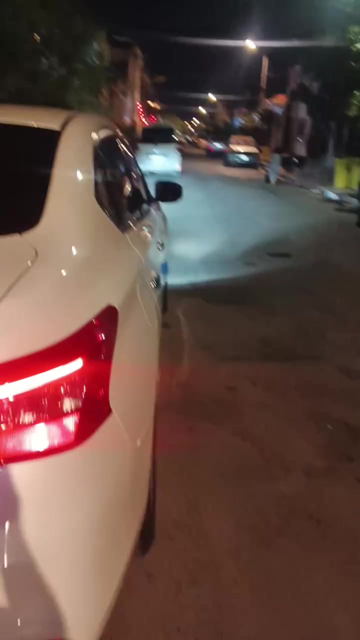سنترا 25كفاله داخل جلد احمر شاشه تحكم ماشيه 6الف فول فتحه سقف بجم زنون تخم بردات السعر 135بصره القبله***********
