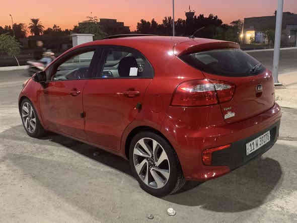 سلام عليكم كيا ريو 2015 خليجي محرك 1600 دوش 
السياره ماشيه 55km اخت الزيرو من تراي وميكانيك 

فول مواصفات 

فتحه سقف 

بصمه ابواب 

اشاير بلمري 

مري شفط 

ويل 17 كروم 

تبريد شاشه 

شاشه ابل كار بلي 

لون مميز ماروني بيها الهلالات الخلفيه صبغ فقط وبارد بلباب مال صدر شويه 

رقم بغداد انكليزي الجديد هزه جديده سنويه لل2030

سعرها (100$) وبيها مجال بسيط

مكاني بغداد البلديات 

هـ/***********

