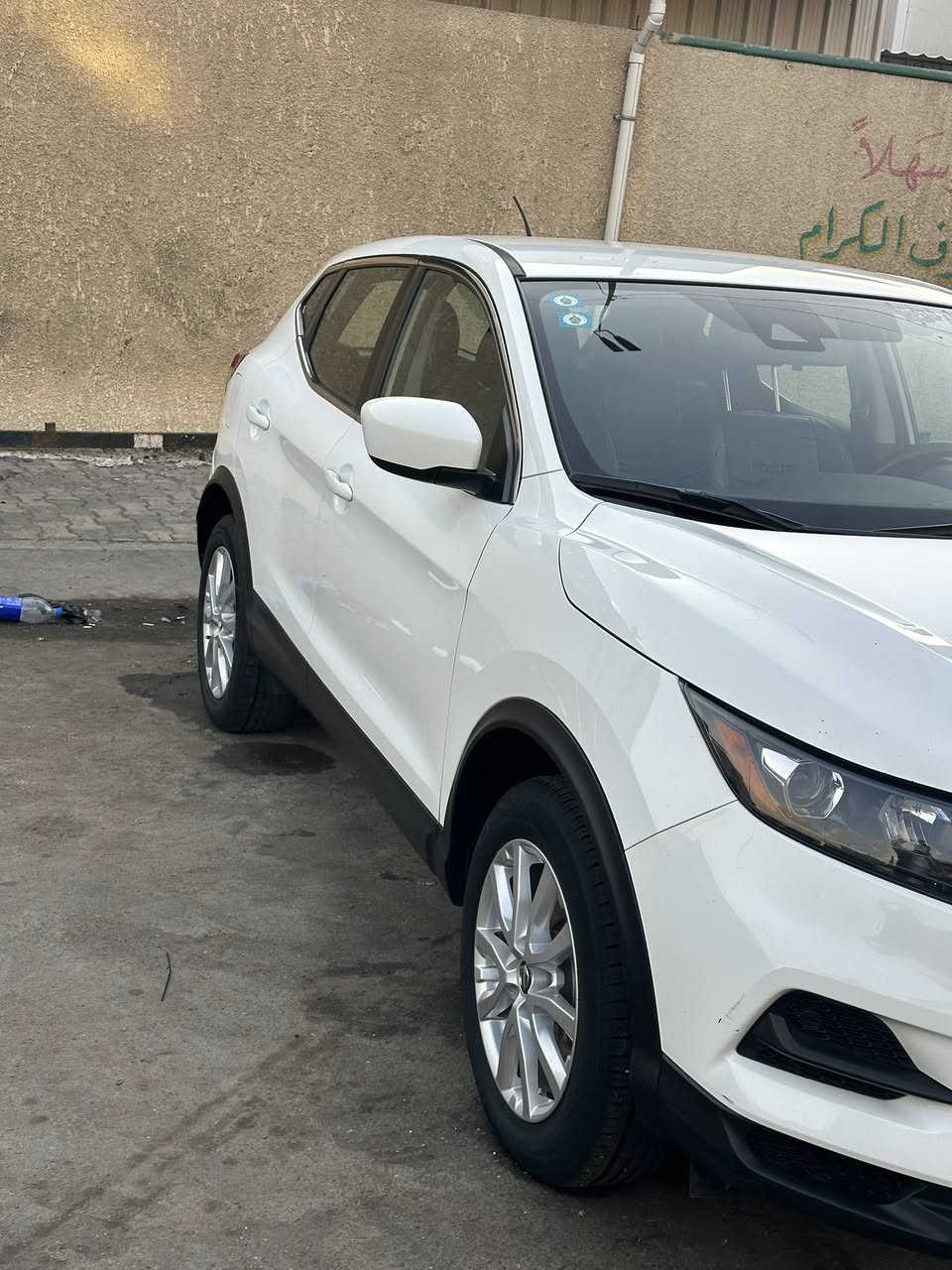 سلام عليكم
نيسان روج سبورت موديل 21 محرك 2000 رقم بغداد باسمي ماشية 80 الف  كامرة دوارة 3 انضمة قيادة مانع انزلاق توقف ذاتي عند الرجوع تحديد مسار فور ويل  وبعد بيها موصفات سعرها 157 $ هاتف ***********  مكان السيارة. بغداد
