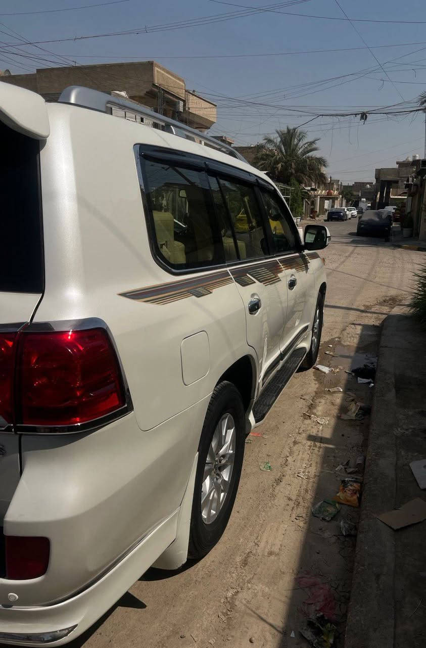 السلام عليكم
من رخصة الادمن
للبيع لاند كروز G.X.R 2014
ماشيه 155 الف
رقم بغداد دولي تحويل مباشر
كيرمكينه مكفول
فول مواصفات 
اي نقص مابيهه
مكينه 6v 
سبعه راكب
تبريد 3 قطع
شاشه وكامره 
العنوان بغداد
فقط بيهه قليل بارد محدد عليه بالصور
السعر 410 بيهه مجال
للاستفسار
***********
