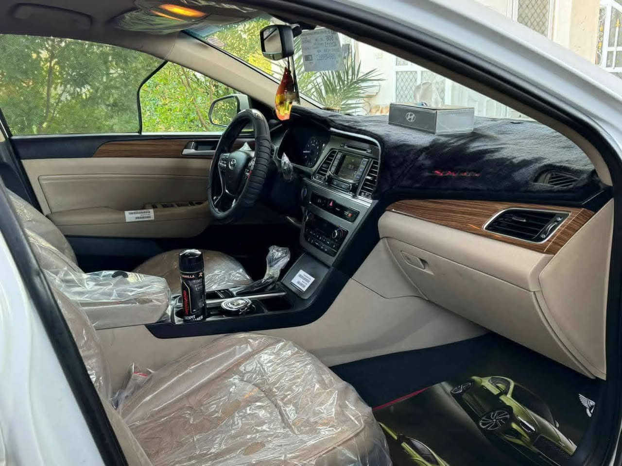 سوناتا امريكي موديل 15 للبيع فول مواصفات لمتدد رقم بغداد الإنكليزي بسمي ستوني مداور يعني هزه وفحص جديد .بيه قطعه وحده السياره جديده .السعر 123 مكان السياره قضاء الشامية .للاستفسار الخاص مفتوح وايضا واتساب ***********
