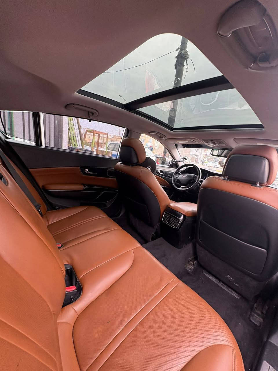 لسلام عليكم كيا كوريس(k900) وارد أمريكي موديل 2015 معلاية أصولي 2019 رقم بغداد إنكليزي تحويل باسمك السيارة مصبوغة عام مكفولة من الكص وكير ومكينه لون رصاصي غير محدد قريب الإسمنتي مواصفات فول الفول تحكمات كشنات وتدليك خلفي وامامي تبريد وتدفئة بلكشنات أمامي وخلفي مرايات شفط هيتر ترحيب عند الاقتراب تقديم، الكشن والاستيرن عند قفل وفتح البصمه بانوراما بصمة أربع بيبان جنطه شفط شاشه دواخل عسلي السيارة جاهزة العينه گلوب ما مشتغل بيها حساسات كلها شغال كامرة اماميه وخلفية وانارة داخلية وهواي مواصفات *********** سعرها ب٩٠ورقة وسيارة حلوة الله شاهد ومرتبة كربلاء, العراق
