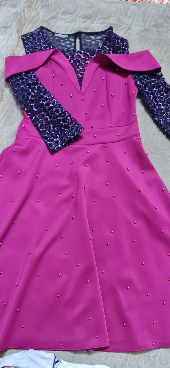 عدي هذا الفستان كلش حلو بالحقيقه احلا حتى ملابسته جديد اخذته 45 اريده 25 
يلبس قياس 38 و40
الي تريده تراسلني وااتساب لان الرسايل متطلع يمي بالماسنجر
الاستفسار والحجز فقط واتساب+9647775744834


**إذا كنت صاحب هذا الإعلان وتريد حذفه لأي سبب، رجاءا أرسل رسالة إلى الدعم الفني**