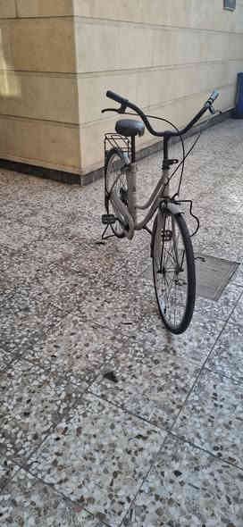 السلام عليكم باسكل بناتي الحجم 26ياباني اصلي شرط الفحص والتجربه باسكل ماركت سانتوس الباسكل بدون كير ولا حساس النضافه 90%الباسكل مختم كامل وجاهز لاخر حبايه السعر ١١٠وبي مجال حك الجيه العنوان الدوره شارع الطعمه لاستفسار ***********واتساب
