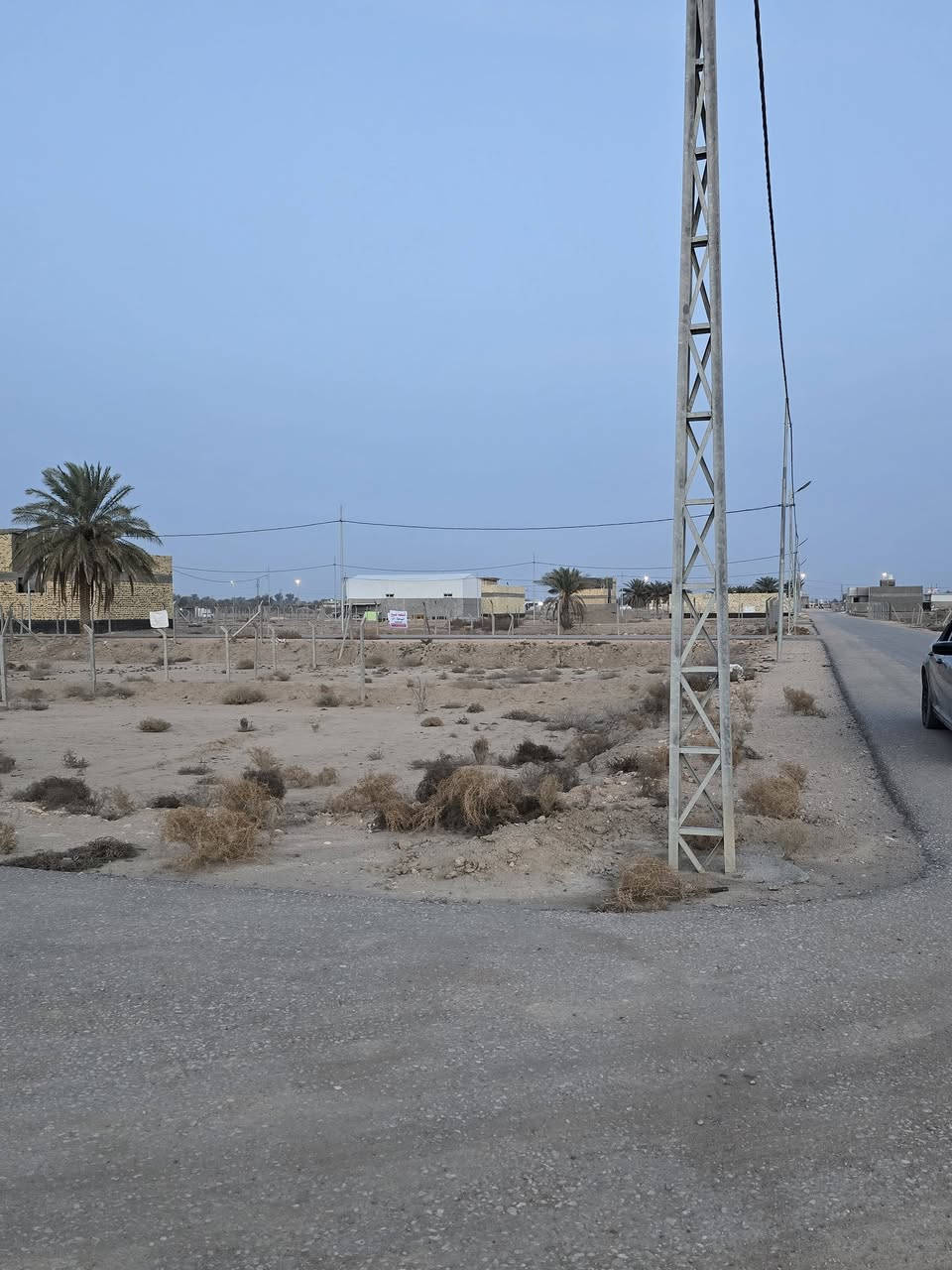 سلام عليكم قطعه للبيع مساحه ٦٠٠ متر
طريق حله نجف مجمع لامير السكني مقابيل مجمع اشور ممكن تنباع ٤٠٠ وممكن ٢٠٠ ب البلوك ل ٧ ركن صايره خدمات كامله ماء كهرباء تبليط اناره  لاستفسار الاتصال ***********
