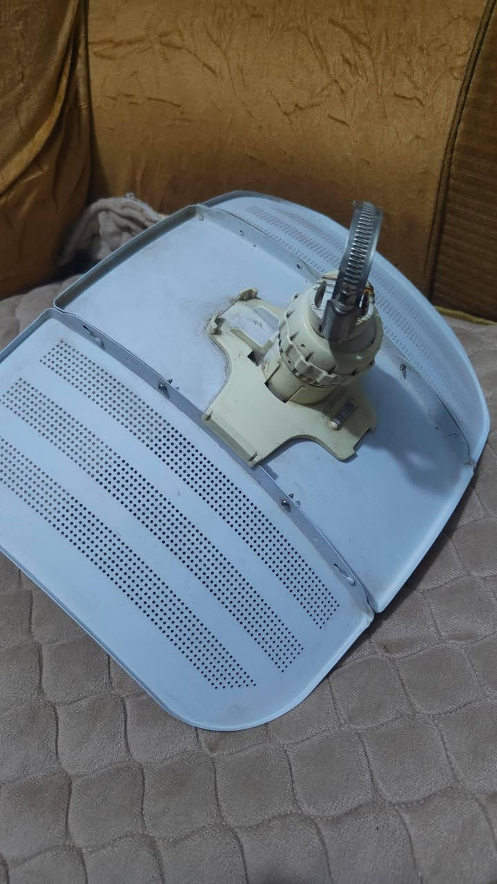 نانو Ubiquiti NanoBeam M5 التردد 50Hz
نضيف مستعمل اقل من السنه السعر 70 وبيه مجال 
اتصال او واتساب ***********
