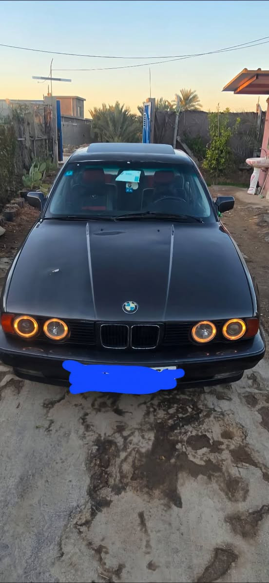 السلام عليكم اخوان بي ام 525
مسكر عدل 

سنويه بإسمي 

تحويل مباشر 

هزه جديده 

سياره خير من الله  غرفه حلوه ترايك البصره 
سعر 47 وبيها مجال 

مكاني واسط 

***********

***********
