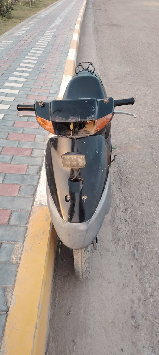 دراجه لبيع كلشي شغال بيه سلف هندر لايت بيه جاهزه من كلشي الشراي يتصل ع هذا الرقم***********
