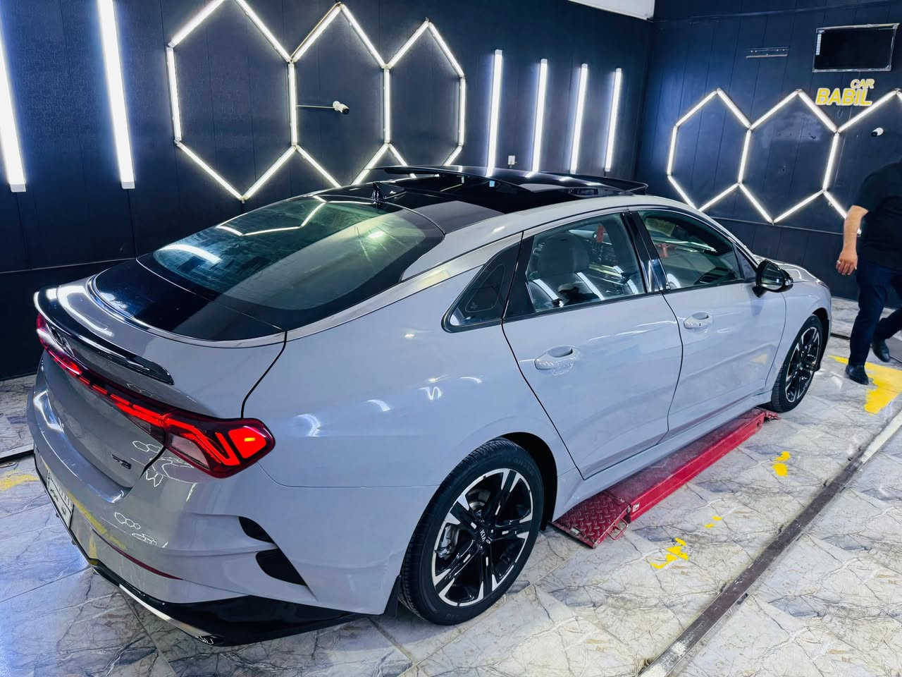 السلام عليكم اخوان مكلف بلنشر ***********
سياره K5 موديل 2021 السياره فول مواصفات  1/1 رقم نجف باسمنه تحويل ثاني يوم مكان السياره النجف السياره صور الحادث مرفقه وسياره جدا جديده وحلوه وماعايزه كلشي جاهزه ع اخر حبايه السعر 170 وبيها مجال

مواصفات GT 

بصمه 

بنوراما 

كرسي كهرباء 

جلد 

سايد بريك دكمه 

ويل كروم 

كامره 

وحساس 

ولد امامي خلفي 

ورادارات 

وتبريد خلفي 

للاستفسار ***********
