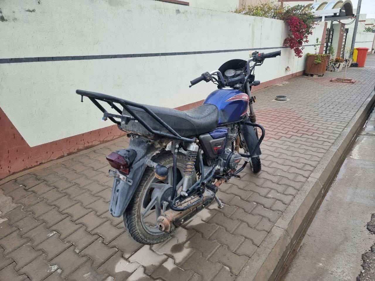 دراجه صيني كيوي للبيع 
محرك مكفول ما مفتوح 
جاهزة رقمها واسط بأسمي 
مكانهه حي الجامعه 
للتواصل *********** واتساب 
السعر مليون وميتين وبيهه مجال
